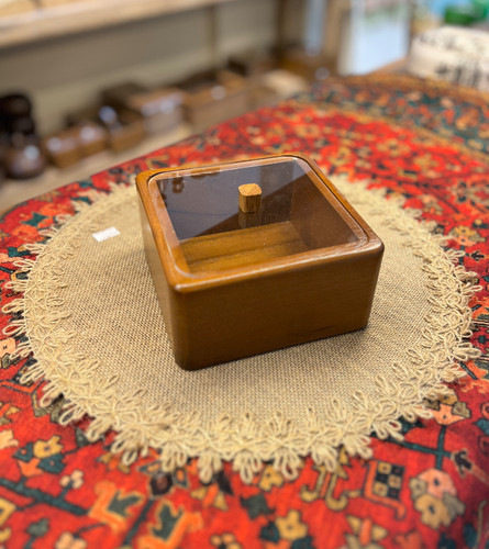 شکلات خوری چوبی